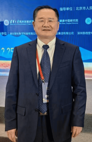 张 明 辉