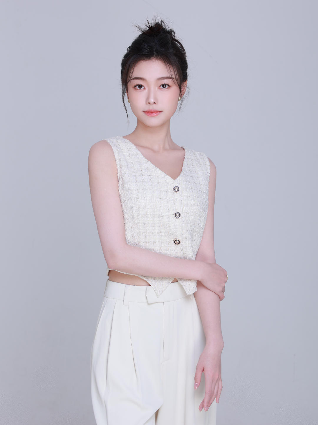 万 婧